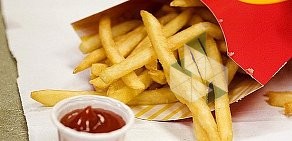 Ресторан быстрого питания McDonald&#039;s в ТЦ Светофор
