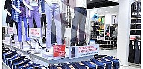 Магазин одежды Uniqlo в ТЦ Атриум