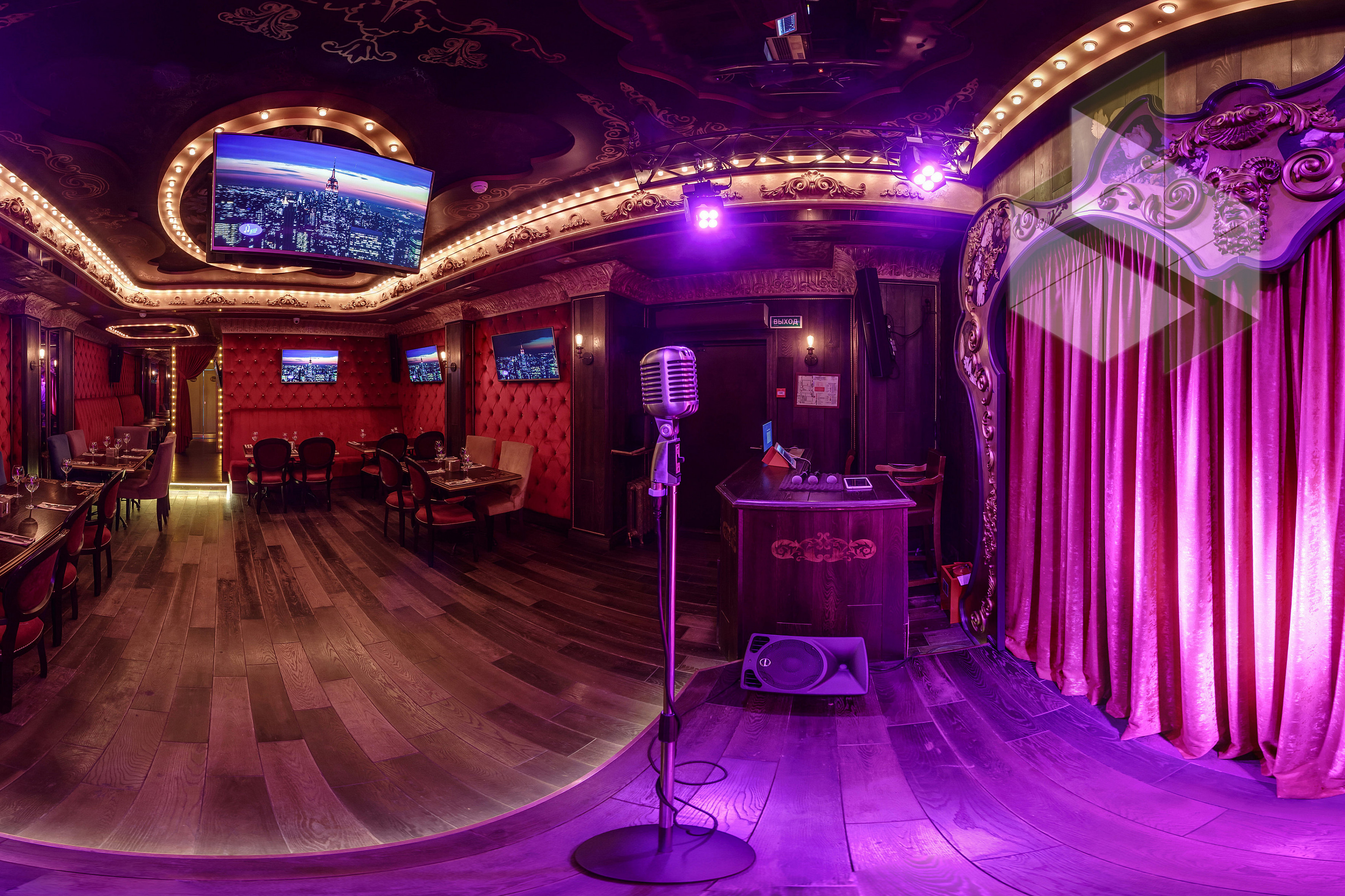 Karaoke москвы. Караоке-клуб Москва. Караоке бар. Караоке ресторан. Сцена в караоке баре.