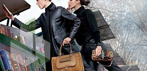 Бутик сумок и кожгалантереи Longchamp в ТЦ Метрополис