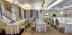 Клуб-ресторан Онегин на площади Минина и Пожарского, 3а