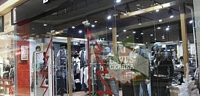 Магазин джинсовой одежды Levi's на метро Марьина Роща