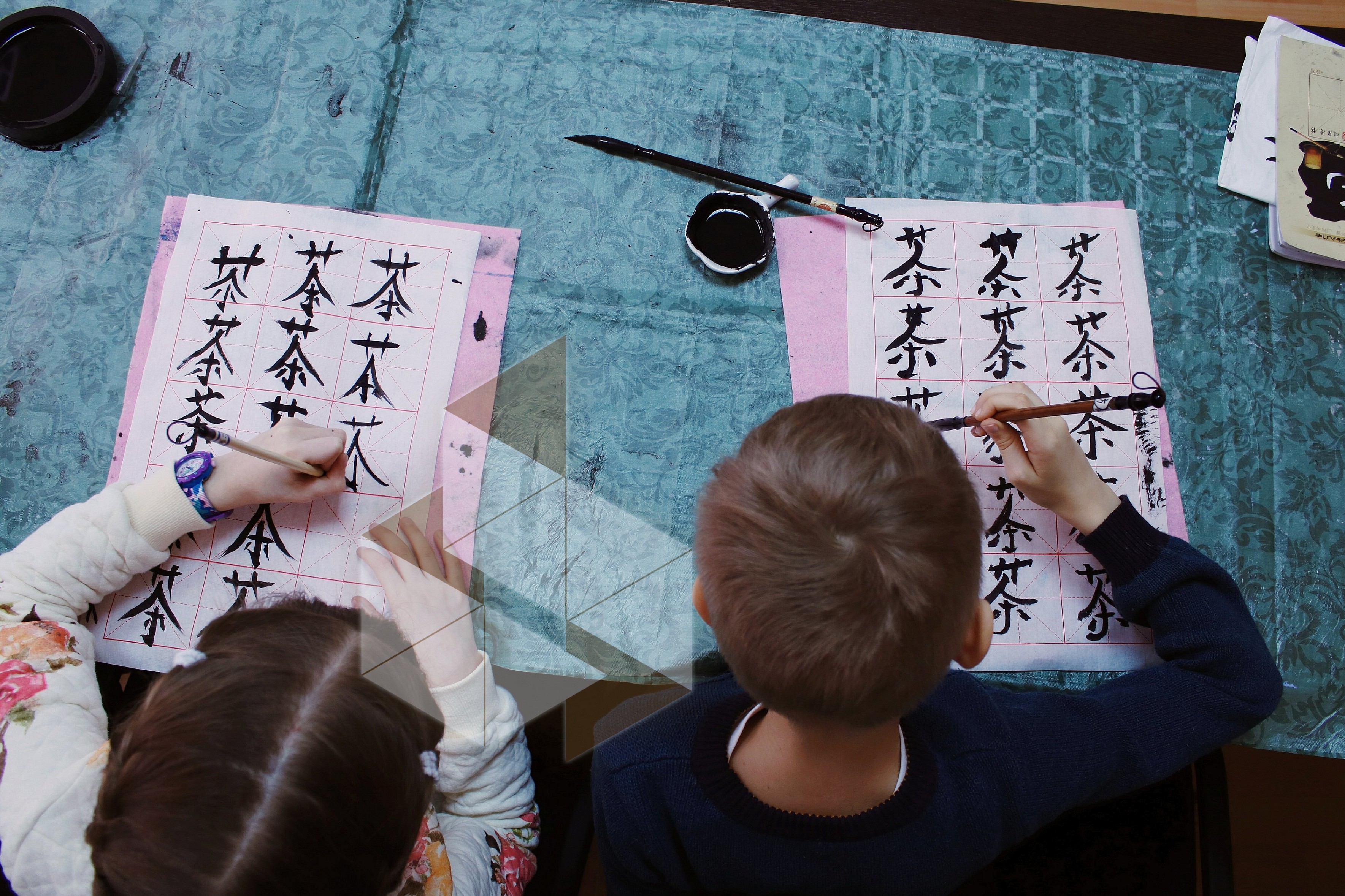 Китайский обучение с нуля. Китайский язык. Учим китайский. Дети учат китайский язык. Китайские дети.